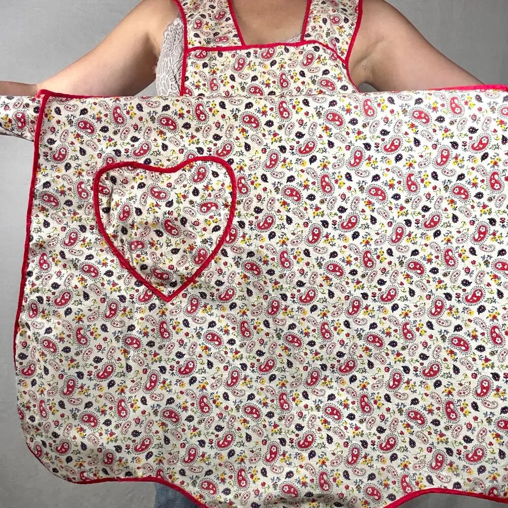 Vintage 1950s Sweetheart Bib Apron Paisley Floral Heart Pocket Red Trim MCM